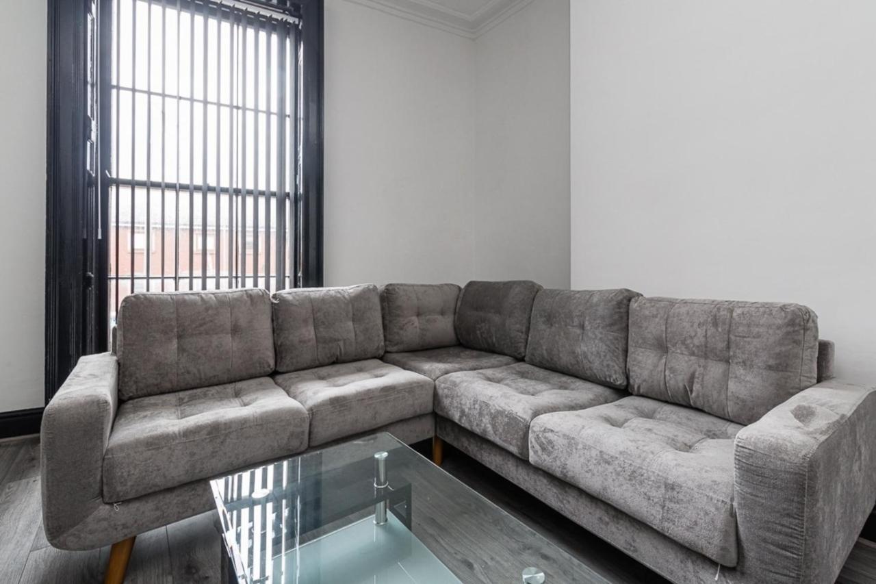 Beautiful 11-bed House In * Liverpool