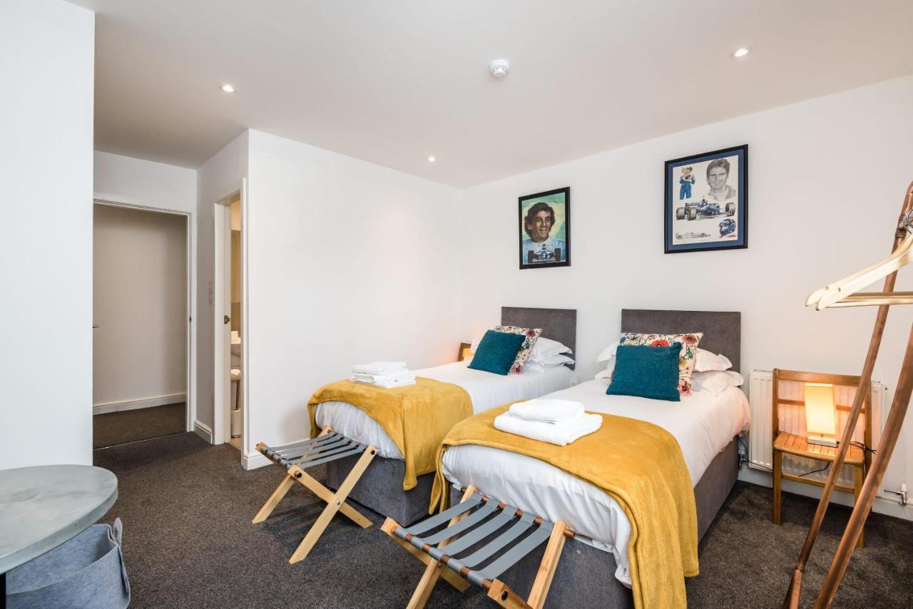 Holiday home Super Size Static Duplex Barge 3 Double Bedrooms 3 Triple Bedrooms With Modern En-suites *