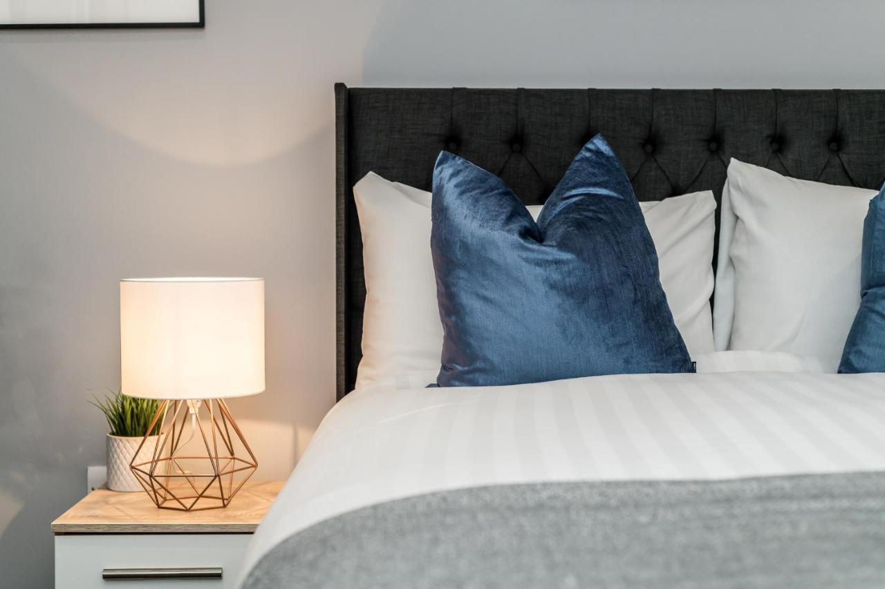 Apartment Host - 2-bedroom L1 - Sleeps 8! *