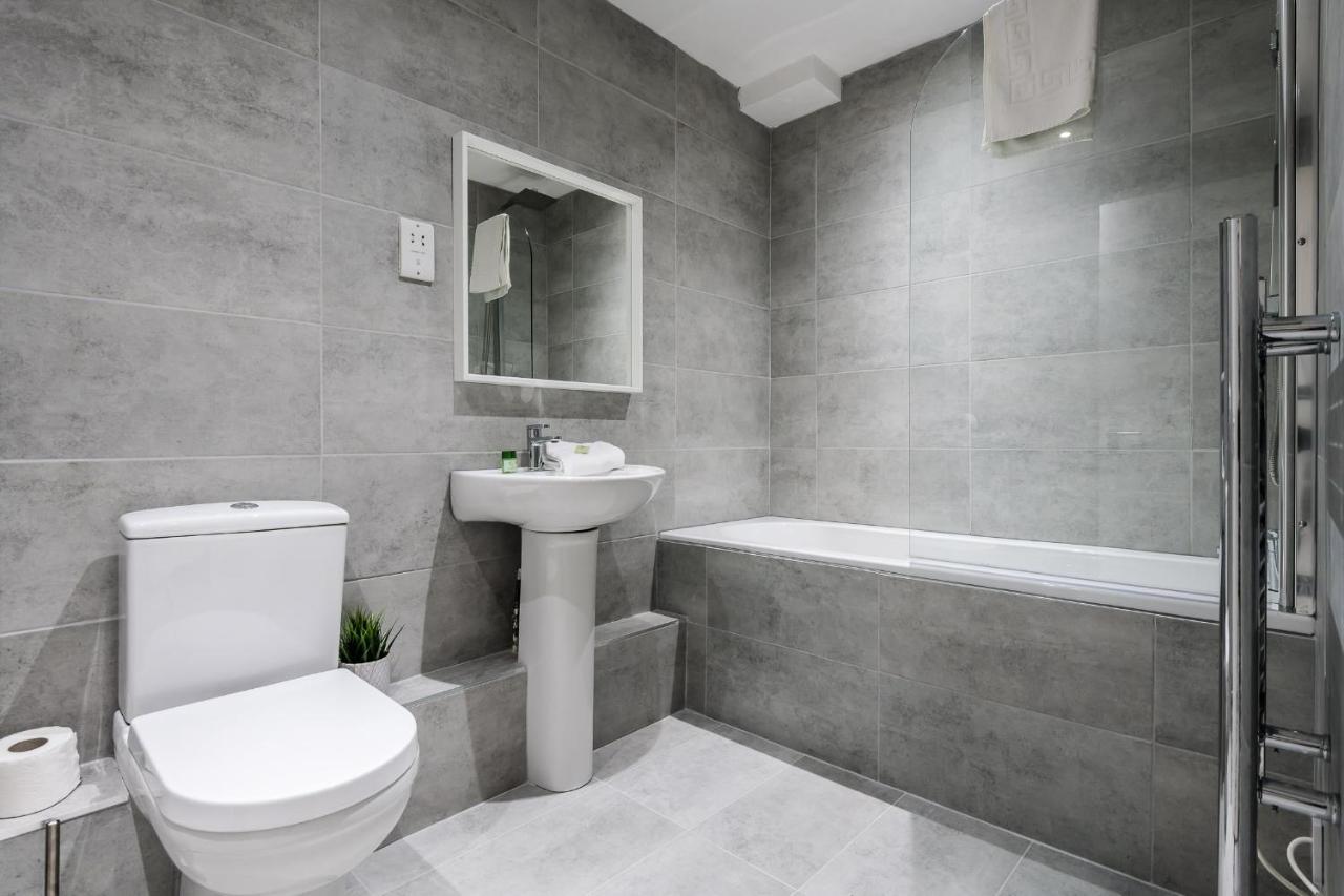 Host - 2-bedroom L1 - Sleeps 8!