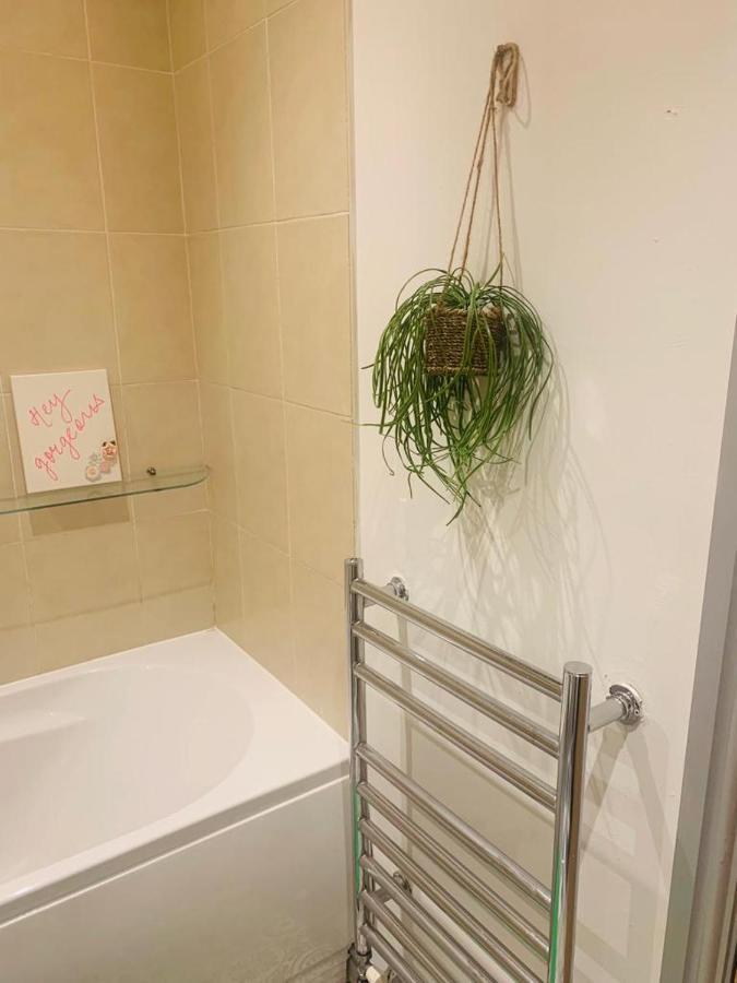 Beautiful In Castle Street, Centre Apartment *