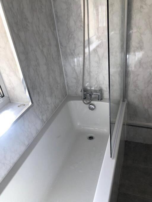 Modern 2 Bed Sleep 5 Close To Anfield Stadium Liverpool