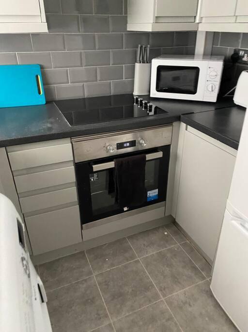 Modern 2 Bed Sleep 5 Close To Anfield Stadium Liverpool