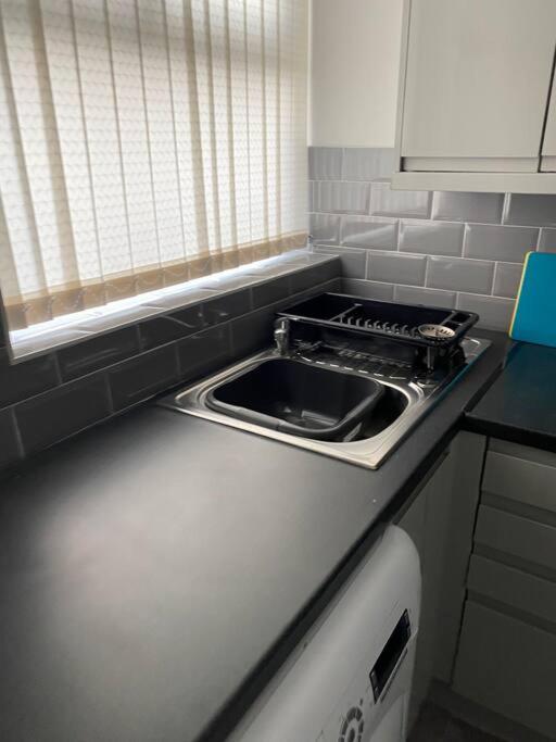 Modern 2 Bed Sleep 5 Close To Anfield Stadium * Liverpool