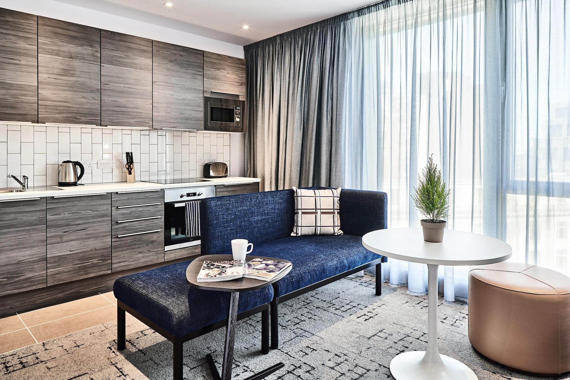 Aparthotel Quest Centre 4*