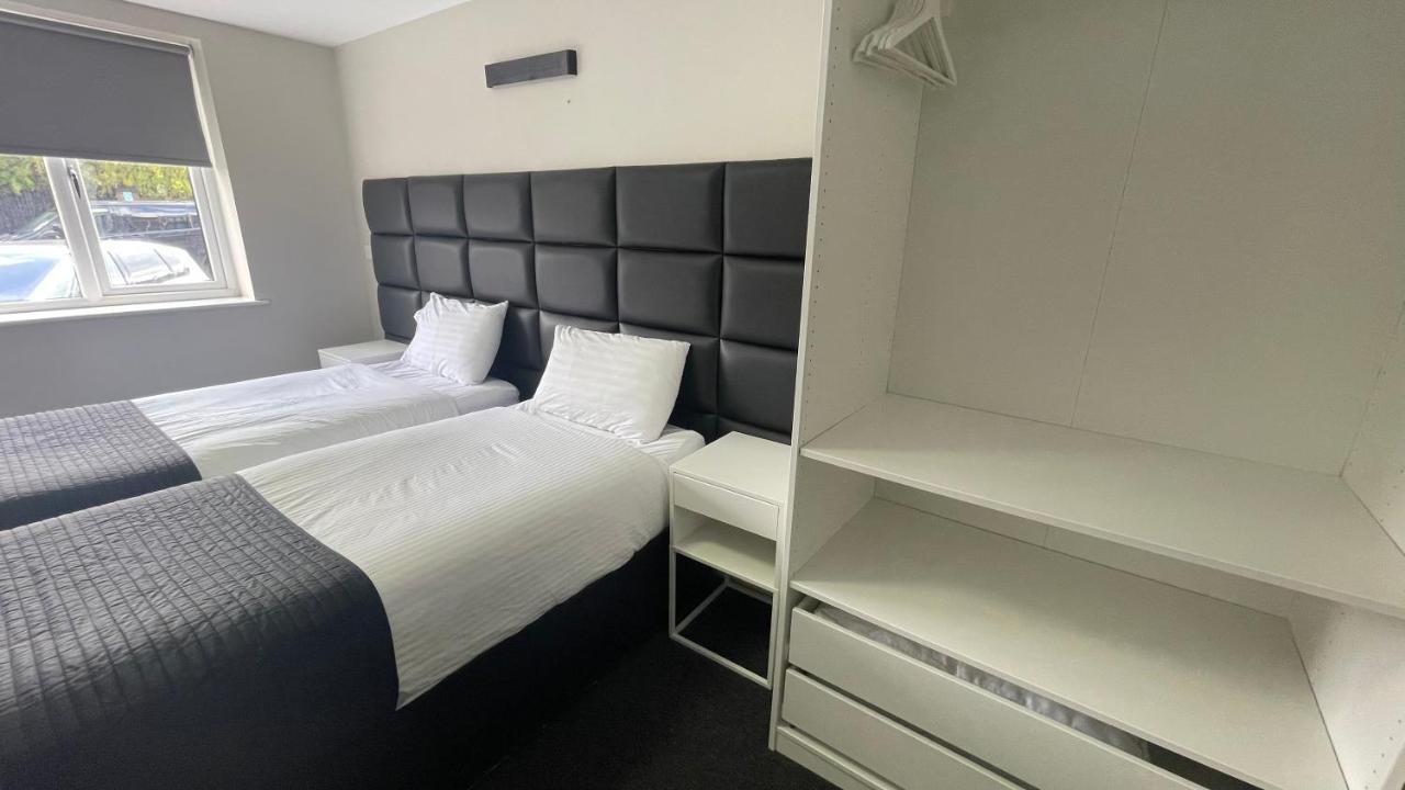Mays Apartments: Centre Convenience With Free Parking Aparthotel