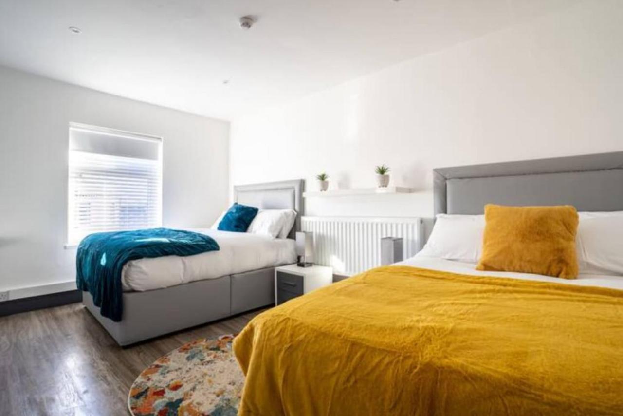 Host - Picton Party Ultimate Party Pad * Liverpool