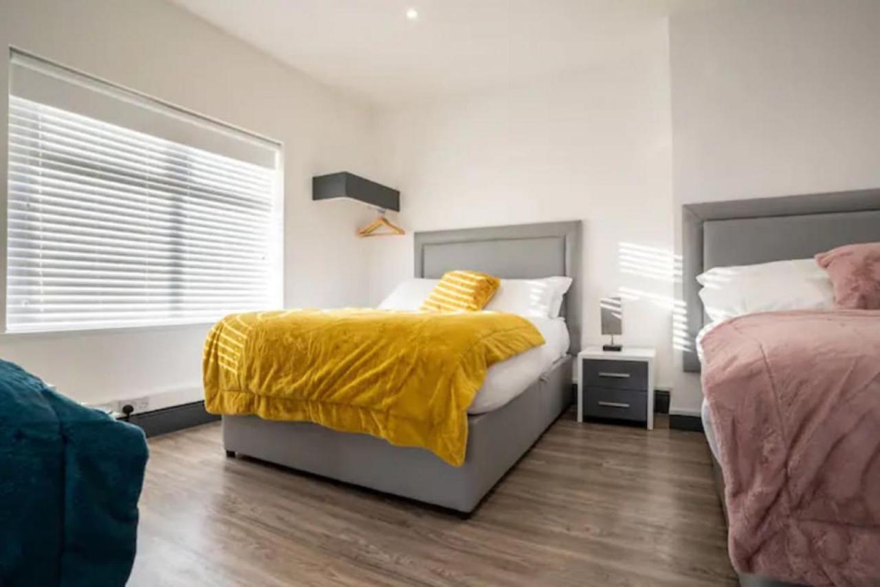 Host - Picton Party Ultimate Party Pad