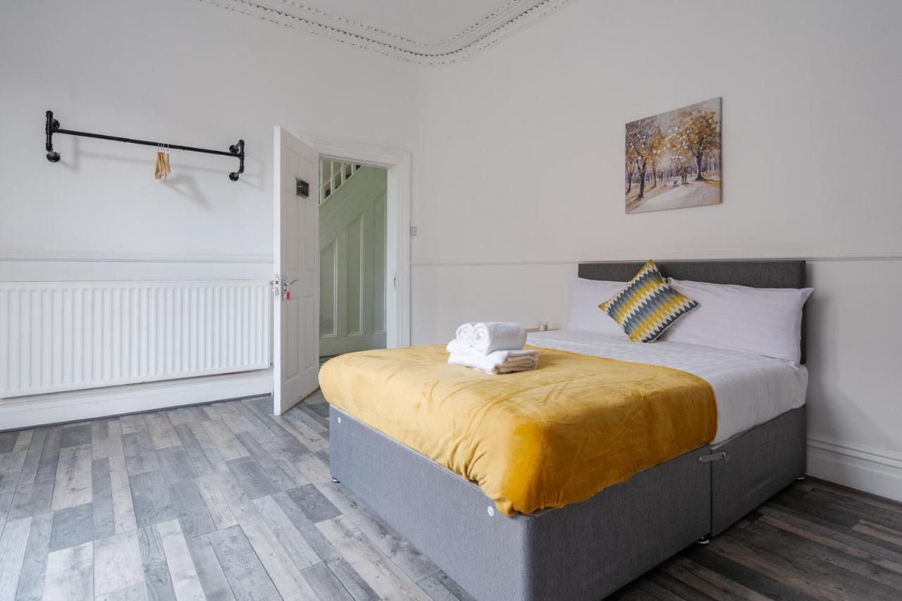 Huge 7 Bed For Groups Apartment