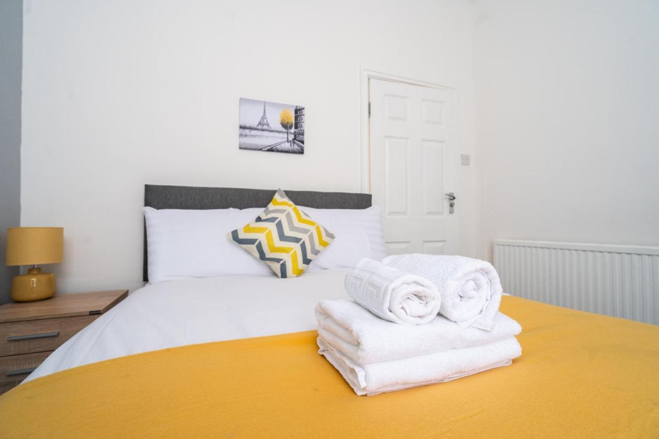 Huge 7 Bed For Groups Apartment
