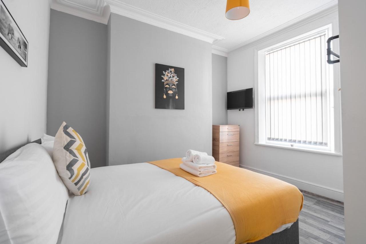 Huge 7 Bed For Groups Apartment