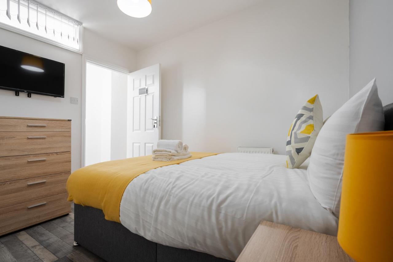 Huge 7 Bed For Groups Apartment *