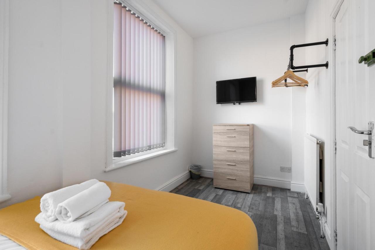 Huge 7 Bed For Groups Apartment