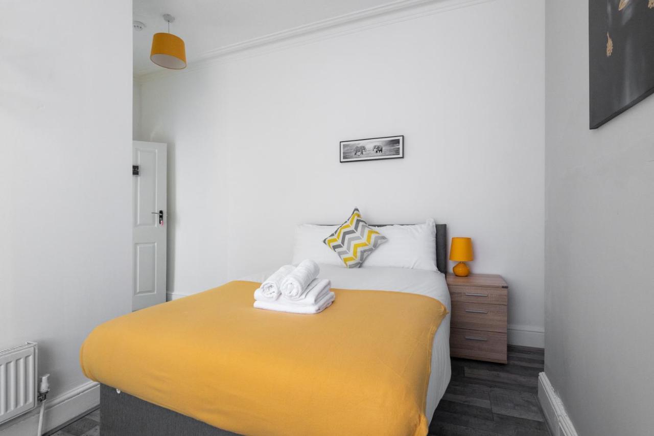 Huge 7 Bed For Groups Apartment