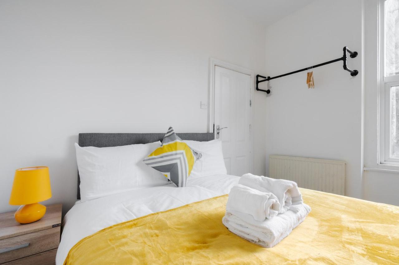 Huge 7 Bed For Groups Apartment Liverpool