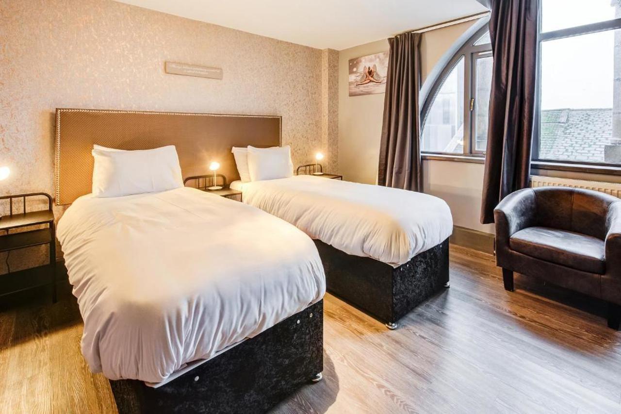 Oyo Grand Hotel