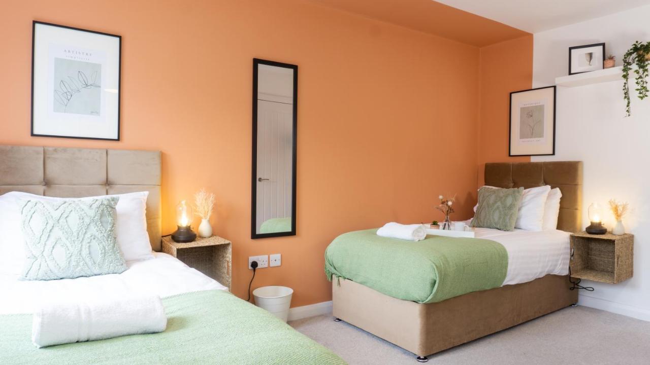 Holiday home Air Host And - New Build With Parking Minutes From Lfc Ref31 Liverpool