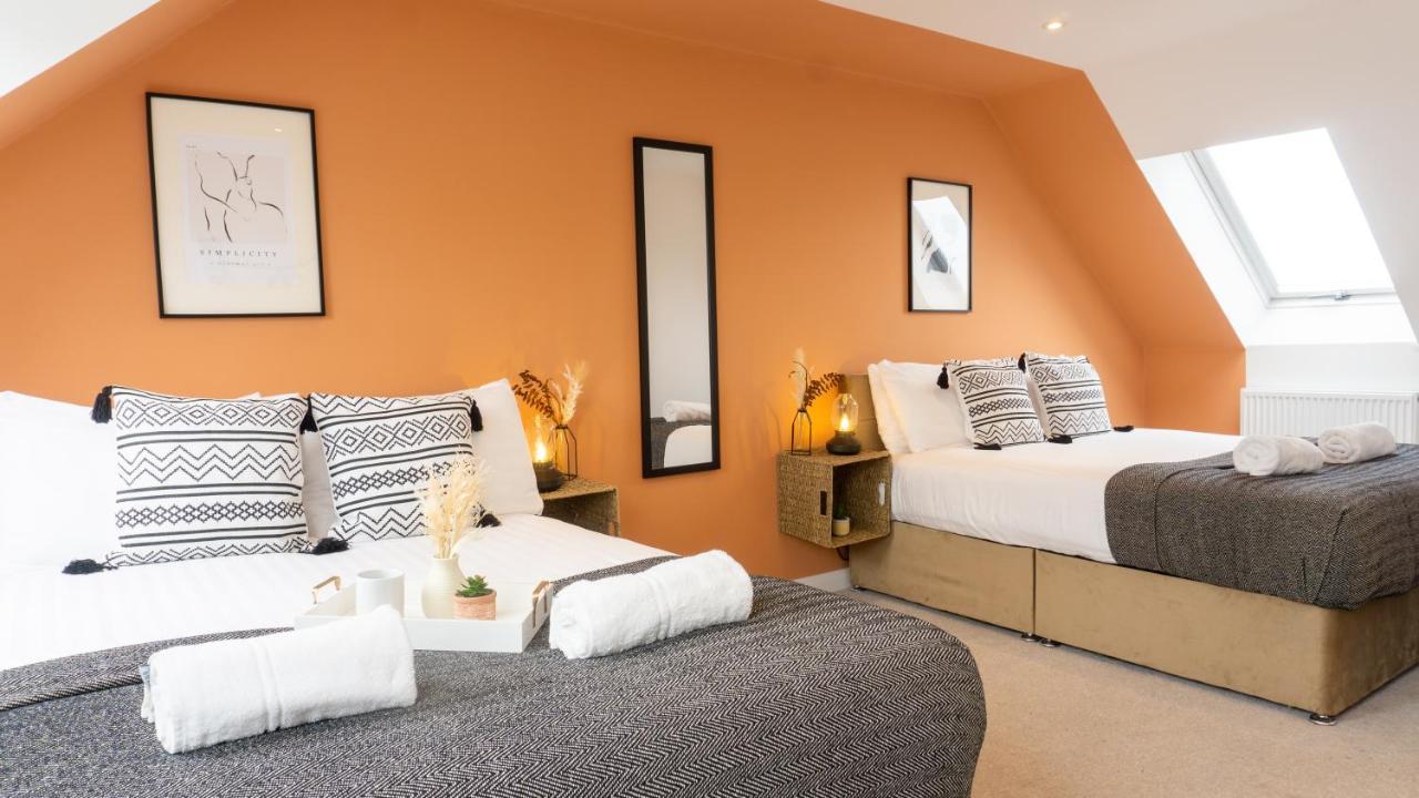 Holiday home Air Host And - New Build With Parking Minutes From Lfc Ref31 *