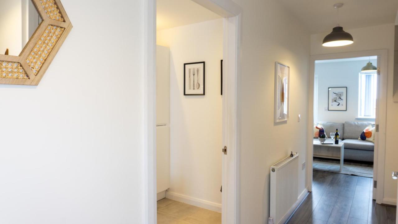 Air Host And - New Build With Parking Minutes From Lfc Ref31 Holiday home Liverpool
