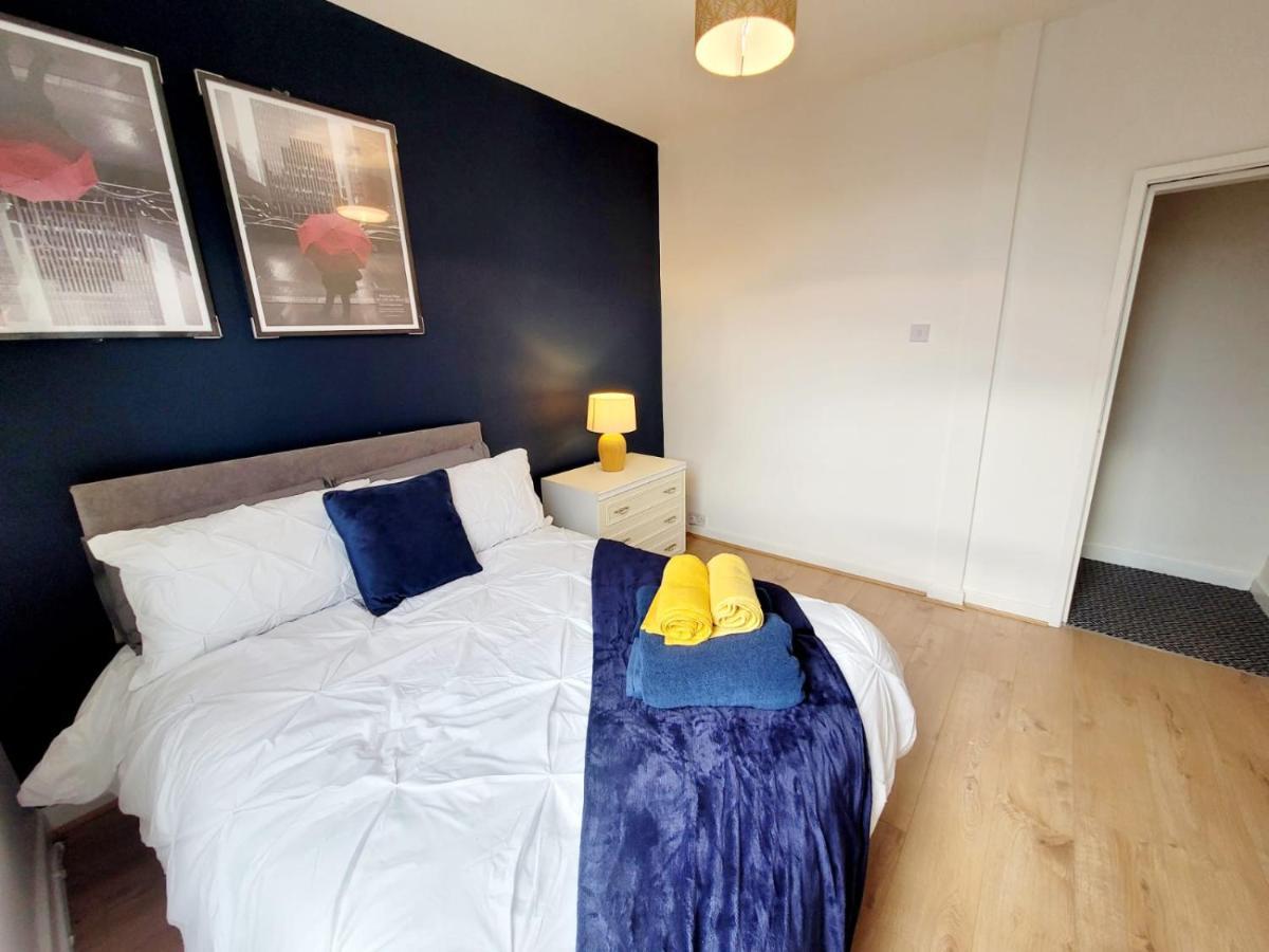 *new* Grant 7 Bed House Steps Away From Stadium Holiday home
