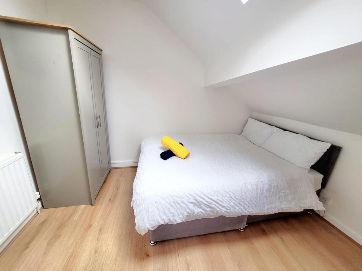 Holiday home *new* Grant 7 Bed House Steps Away From Stadium