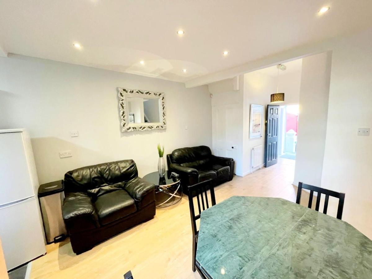 *new* Grant 7 Bed House Steps Away From Stadium *