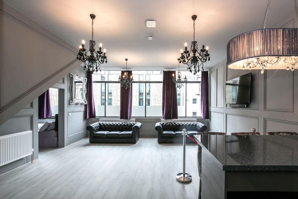 Apartment Manhattan - Sleeps 24! Heart Of *