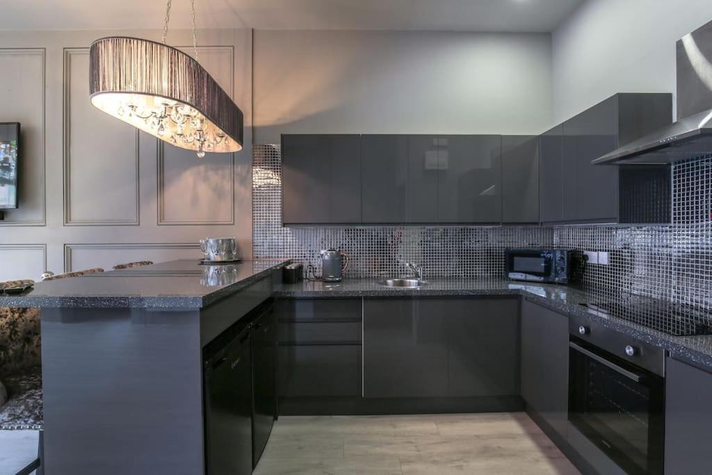 Manhattan - Sleeps 24! Heart Of Apartment