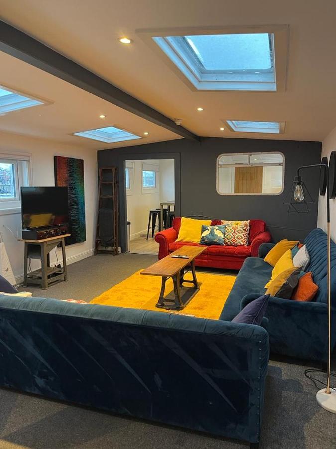 Holiday home Super Size Static Duplex Barge 3 Double Bedrooms 3 Triple Bedrooms With Modern En-suites