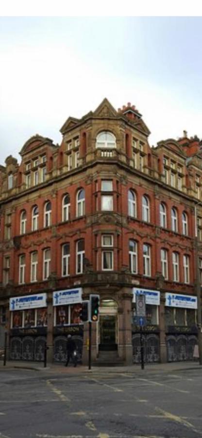 2 Bedroom Centre 35 Victoria Street Apartment