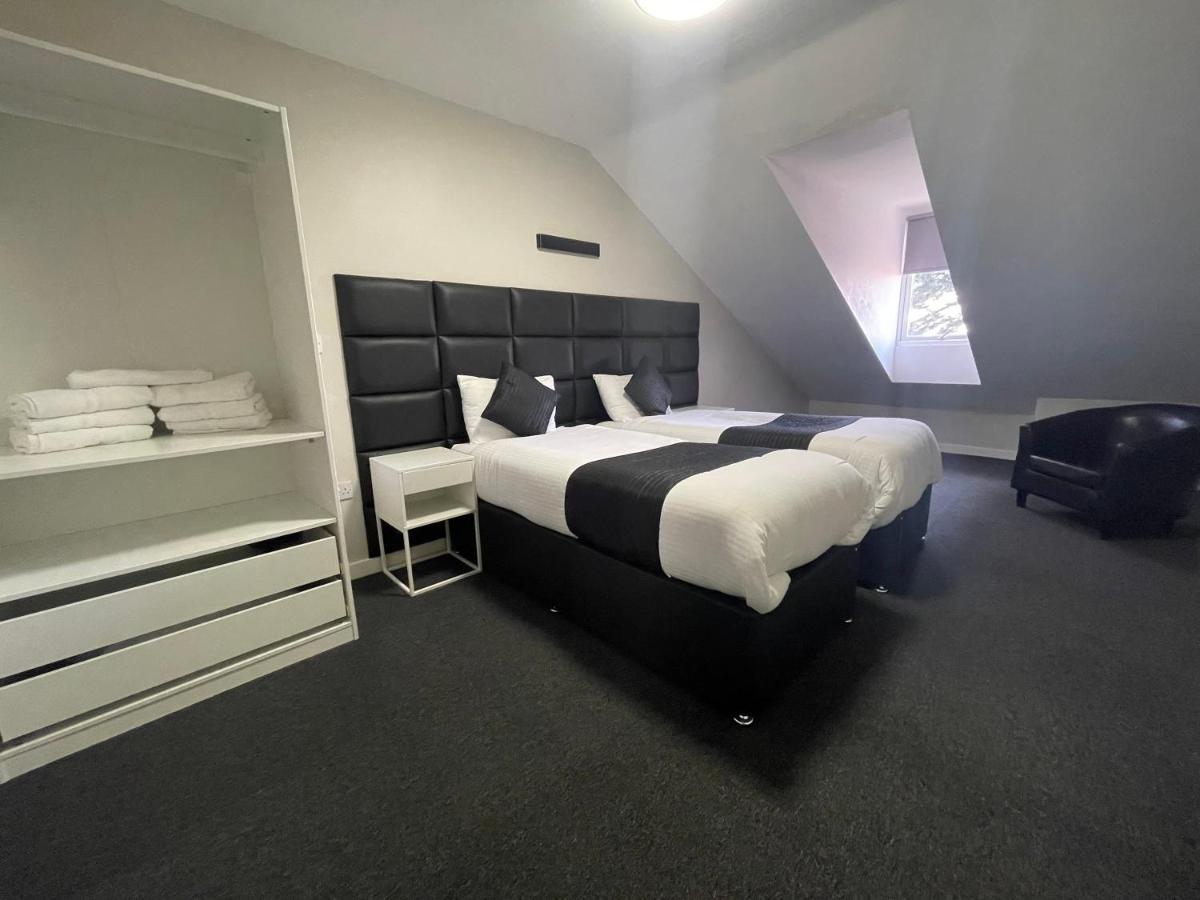 Hosted By Ryan - 2 Bedroom * Liverpool