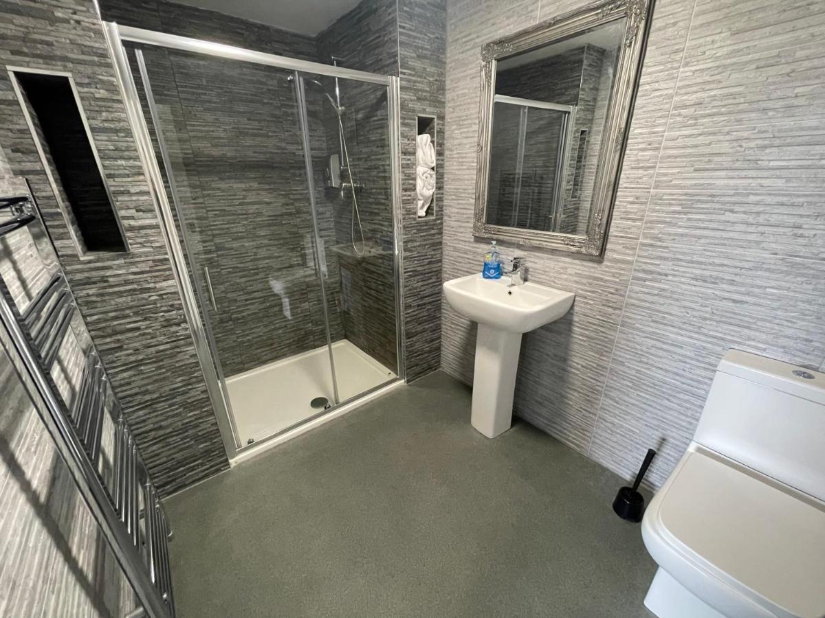 Hosted By Ryan - 3 Bedroom Penthouse *
