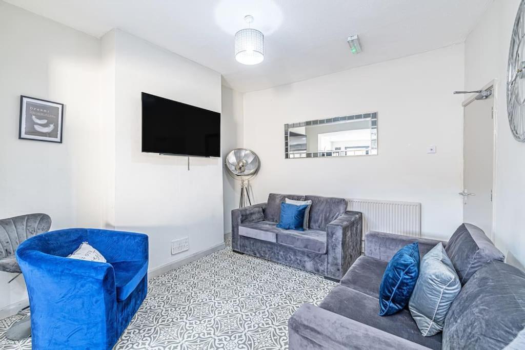 Serviced 5 Bedroom Holiday House Holiday home *