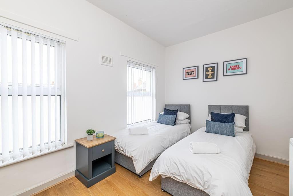 Serviced 5 Bedroom Holiday House