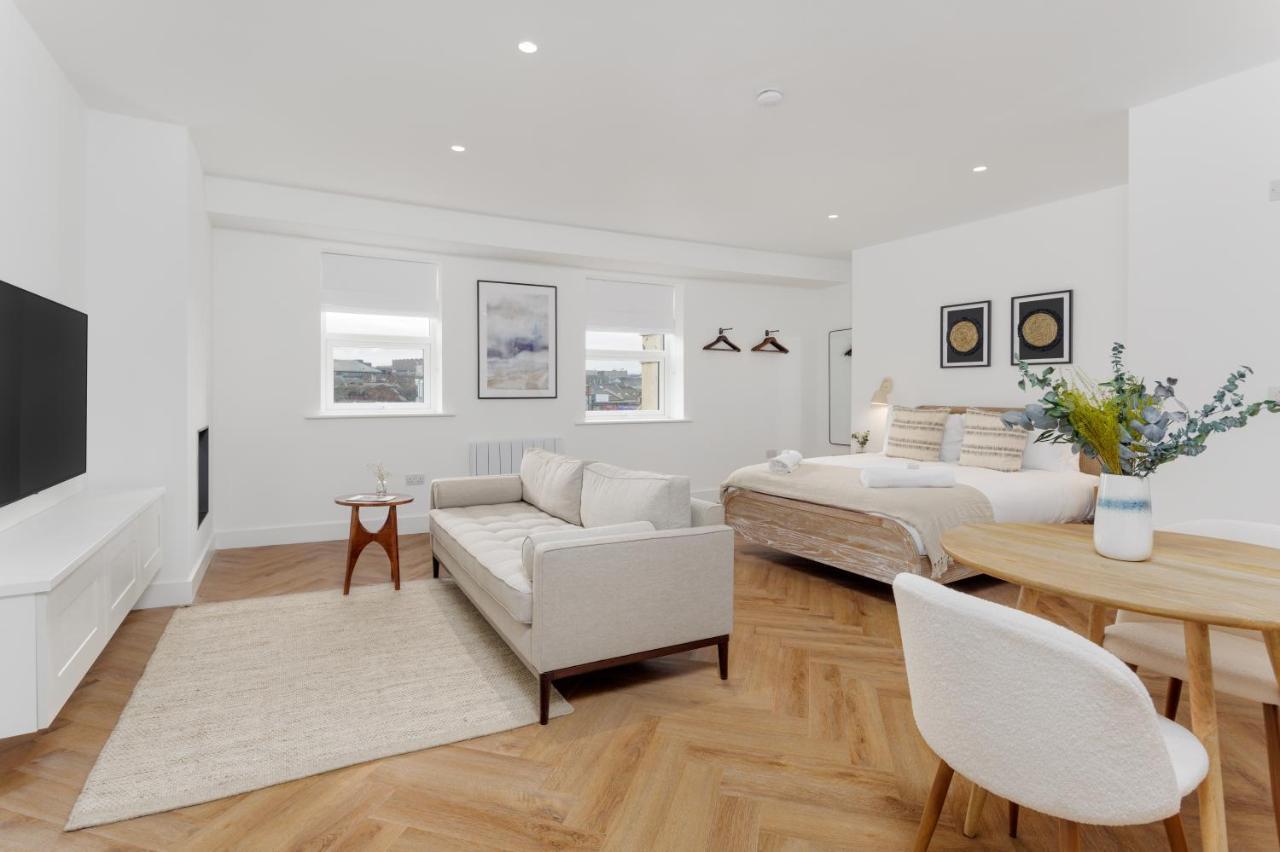40 Renshaw Apartment