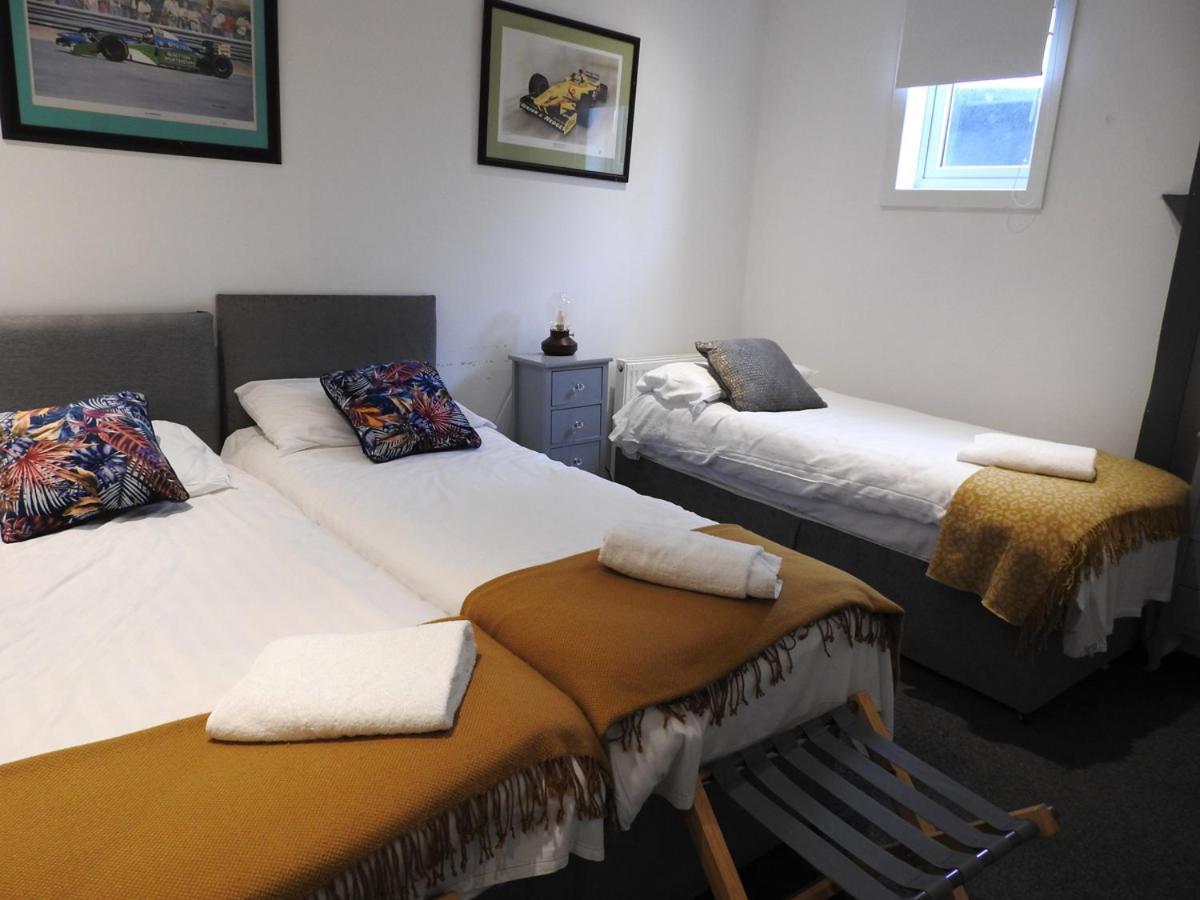 Holiday home Super Size Static Duplex Barge 3 Double Bedrooms 3 Triple Bedrooms With Modern En-suites