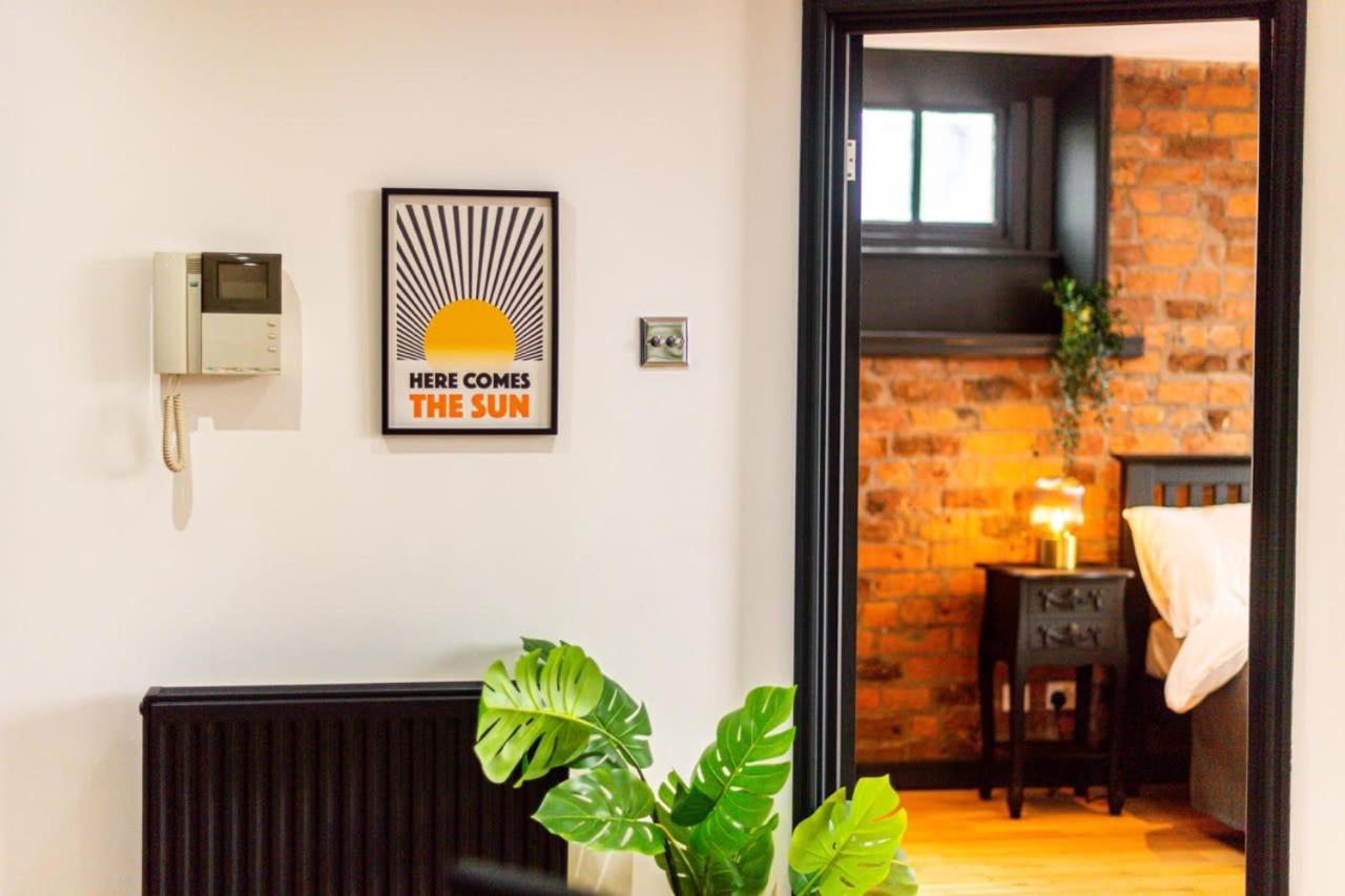 Host - Beautiful Converted Warehouse In Central