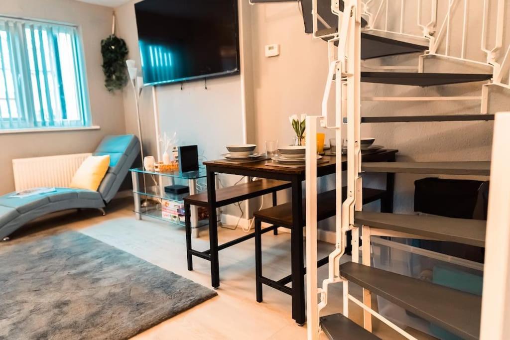 Holiday home Elegant 2 Bed With Hot Tub And A Host Of Amenities *