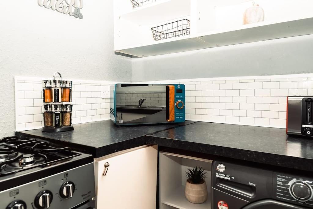 Elegant 2 Bed With Hot Tub And A Host Of Amenities