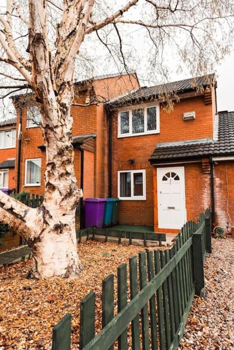Elegant 2 Bed With Hot Tub And A Host Of Amenities