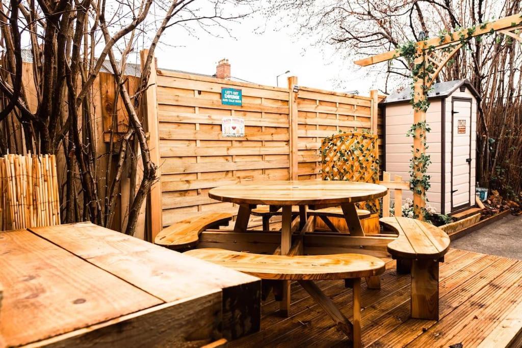 Elegant 2 Bed With Hot Tub And A Host Of Amenities Liverpool
