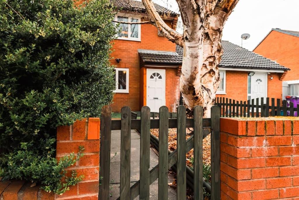 Elegant 2 Bed With Hot Tub And A Host Of Amenities