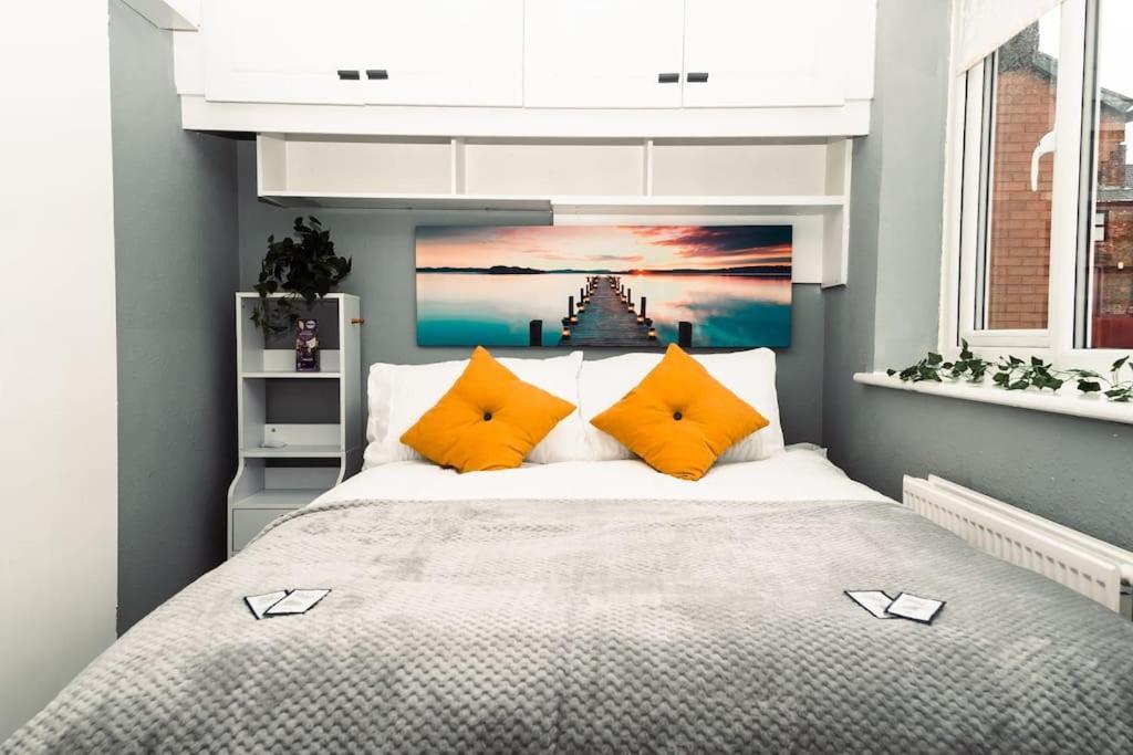 Elegant 2 Bed With Hot Tub And A Host Of Amenities * Liverpool