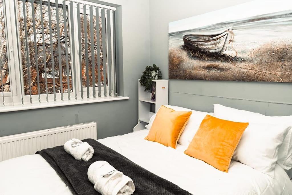 Elegant 2 Bed With Hot Tub And A Host Of Amenities Liverpool