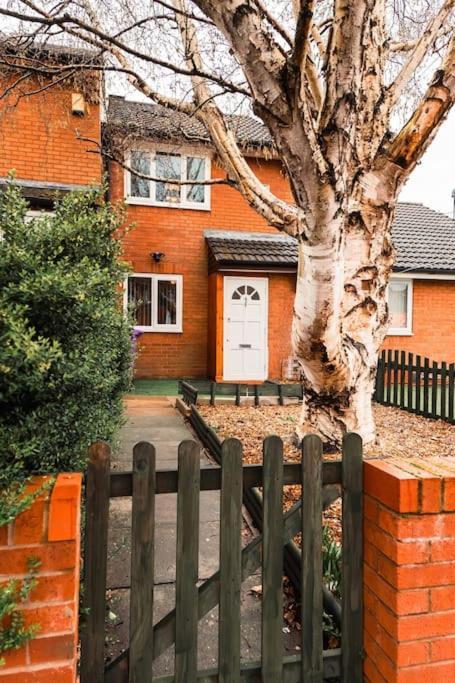 Elegant 2 Bed With Hot Tub And A Host Of Amenities Holiday home Liverpool