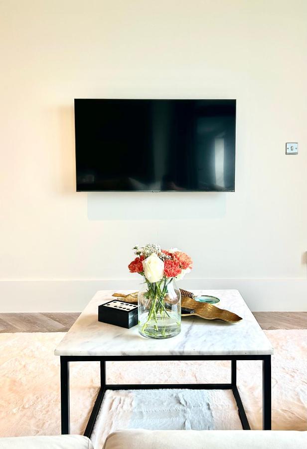 Novu Waterfront Apartment
