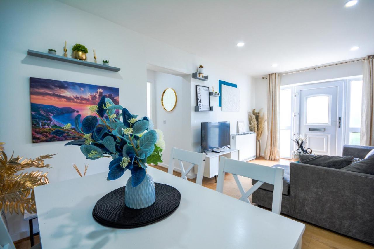 2-bedroom Close To Center With Free Parking By Neofinixdotcom