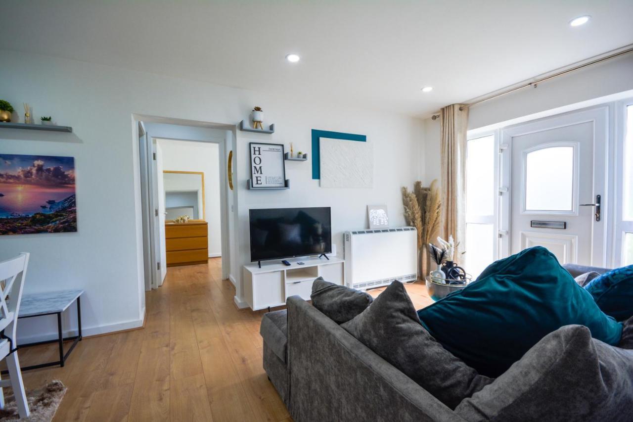 2-bedroom Close To Center With Free Parking By Neofinixdotcom