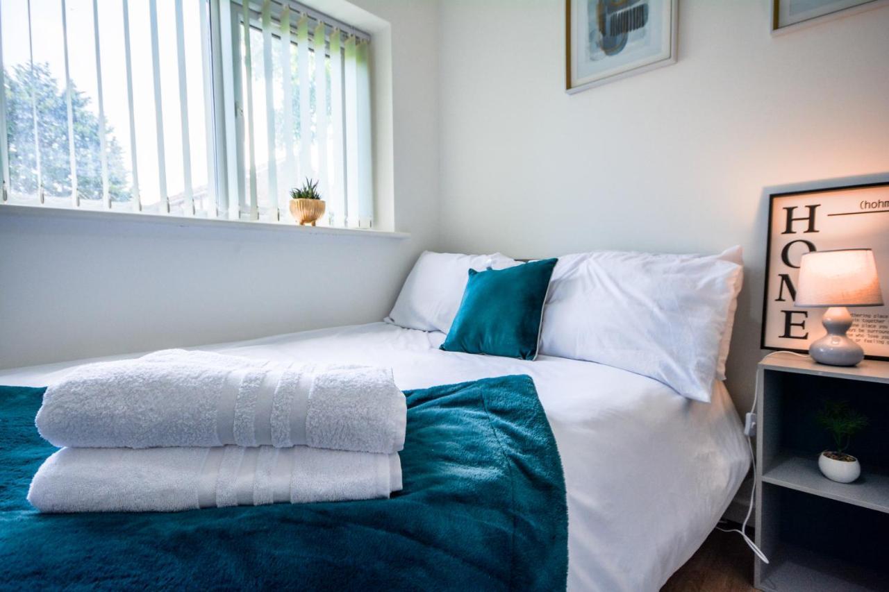 2-bedroom Close To Center With Free Parking By Neofinixdotcom * Liverpool