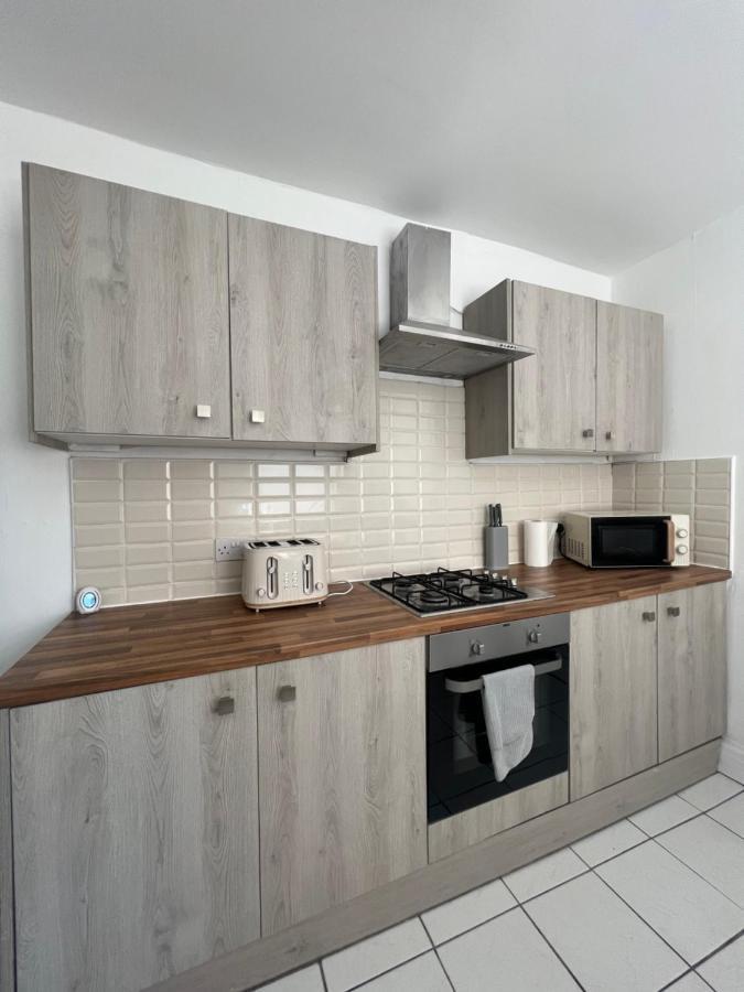 Large 3 Bed - 10 Mins To Centre Liverpool